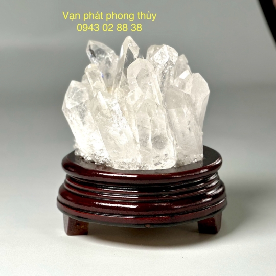 mầm tinh thể thạch anh trắng