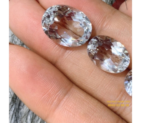 TOPAZ TRẮNG/CT: 7.8 CT