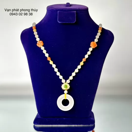 Đeo trang sức phong thủy cả khi đi ngủ hoặc đến nơi ô uế